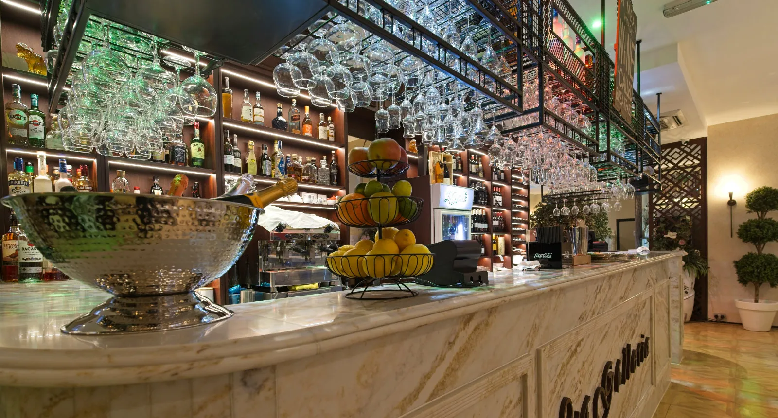 Hero La Galleria Italian Restaurant Bar